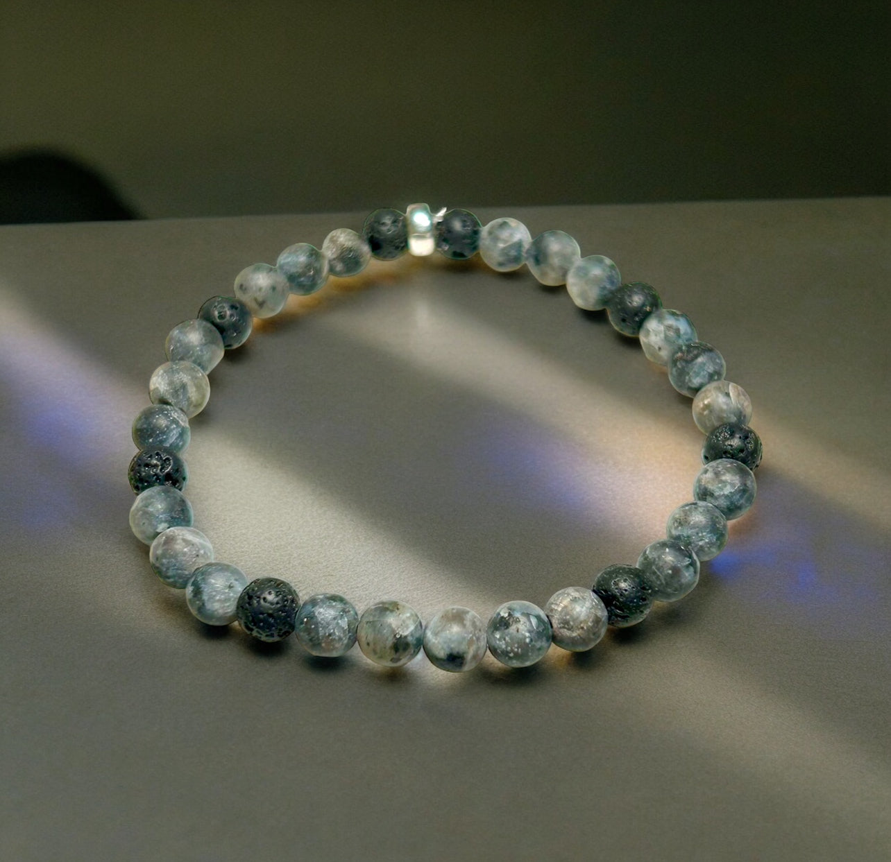 Minimalist Labrodite