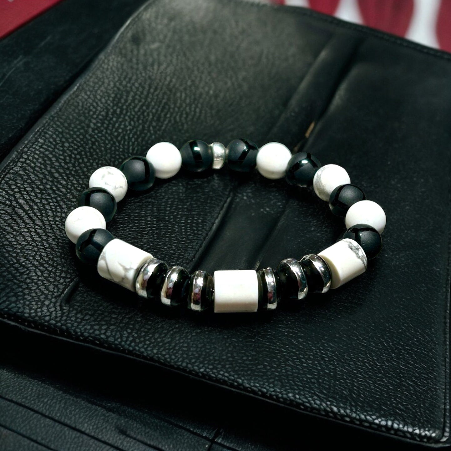 Sphere White Howlite
