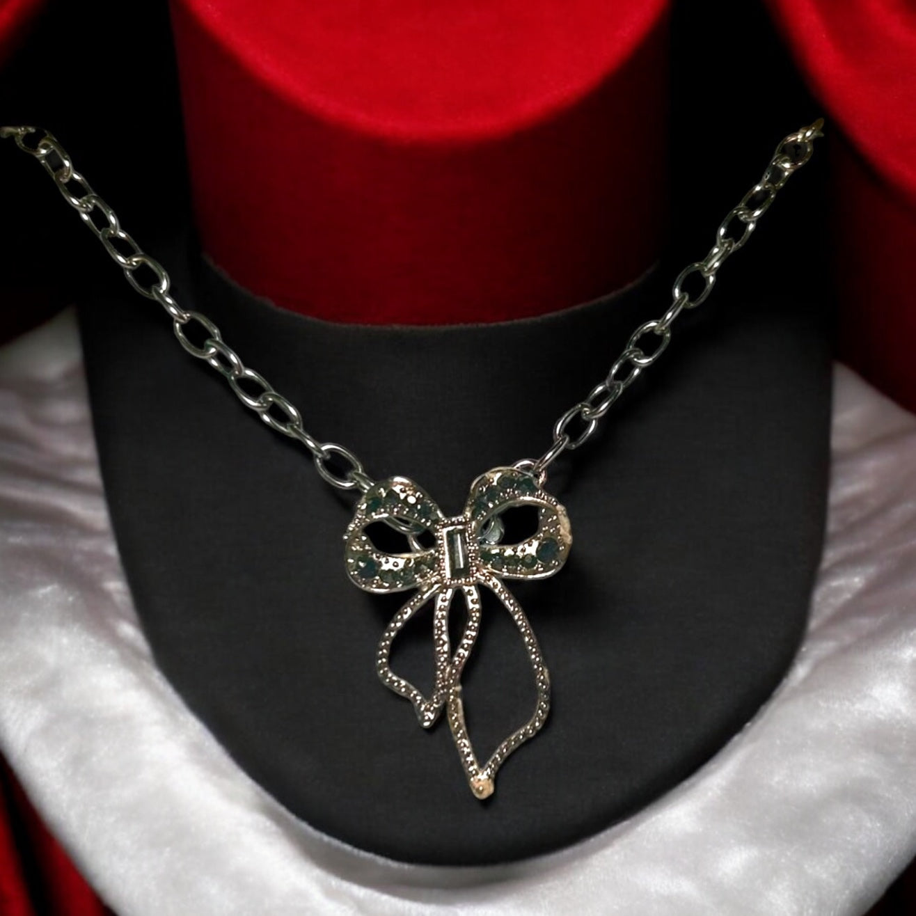 Contemporary & Vintage Bow