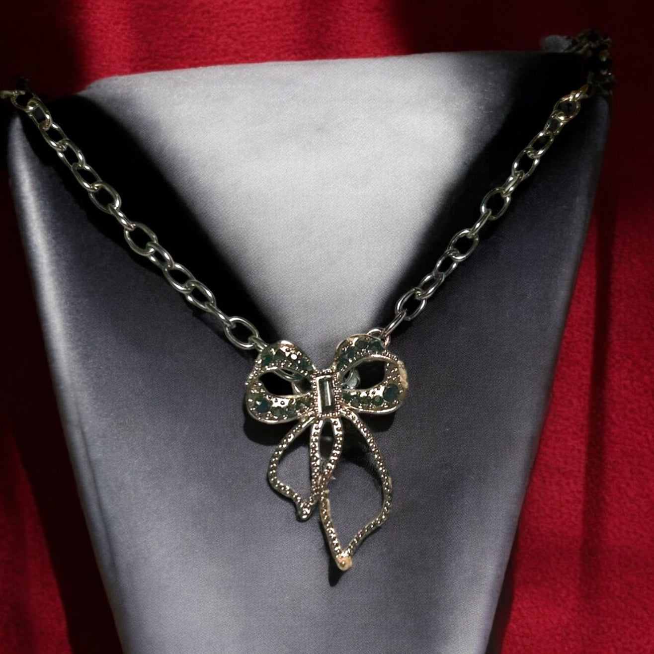 Contemporary & Vintage Bow
