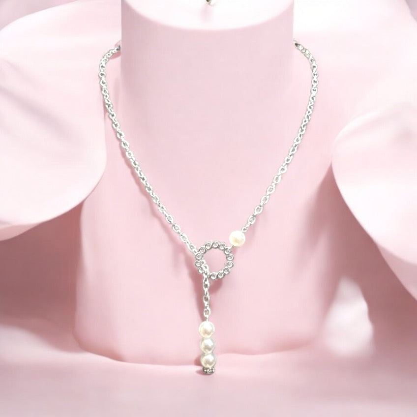 Asymmetrical Pearl Necklace