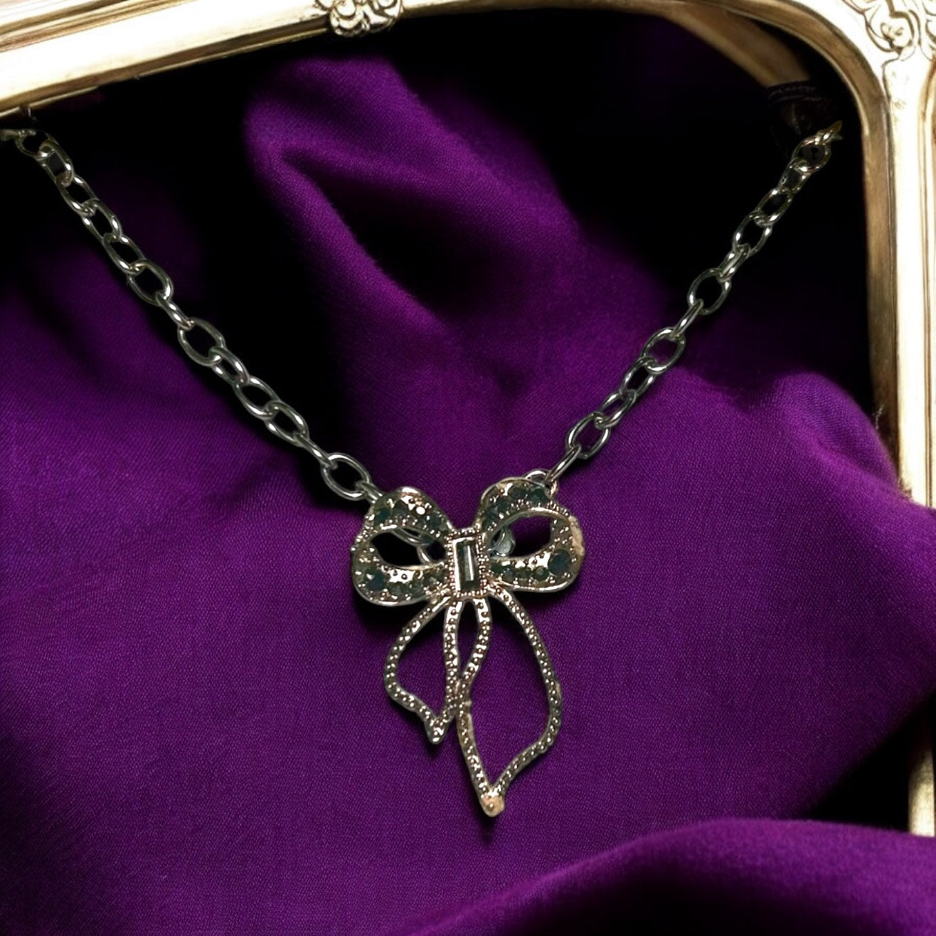 Contemporary & Vintage Bow